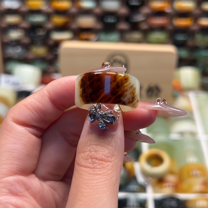 蛇纹石玉戒指未镶嵌