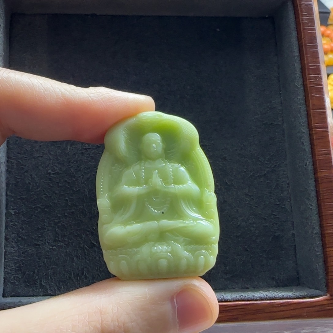 石英质玉（缅黄）配饰未镶嵌