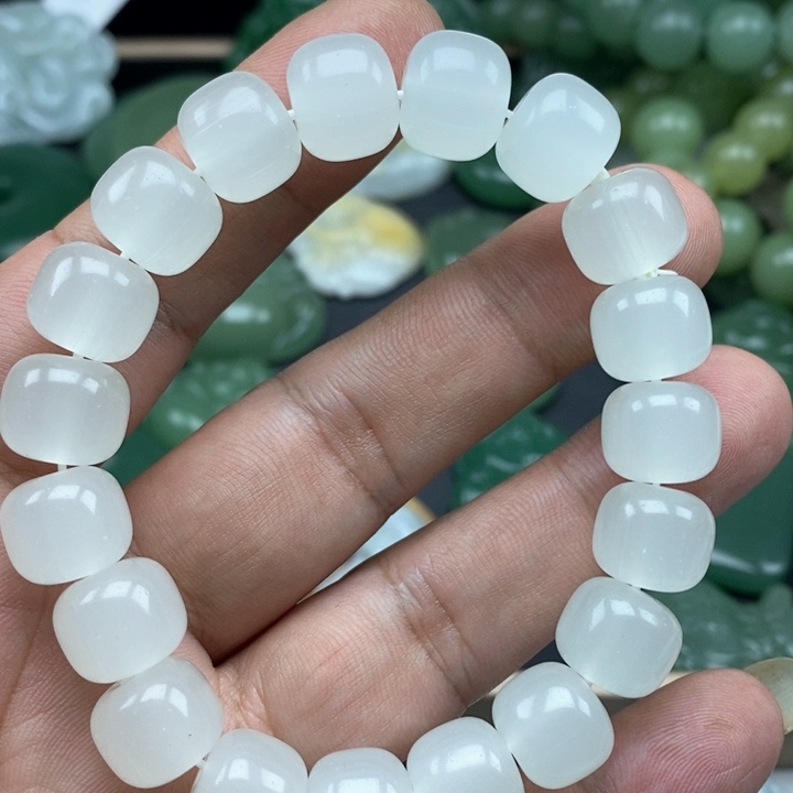 颈饰未镶嵌翡翠手串