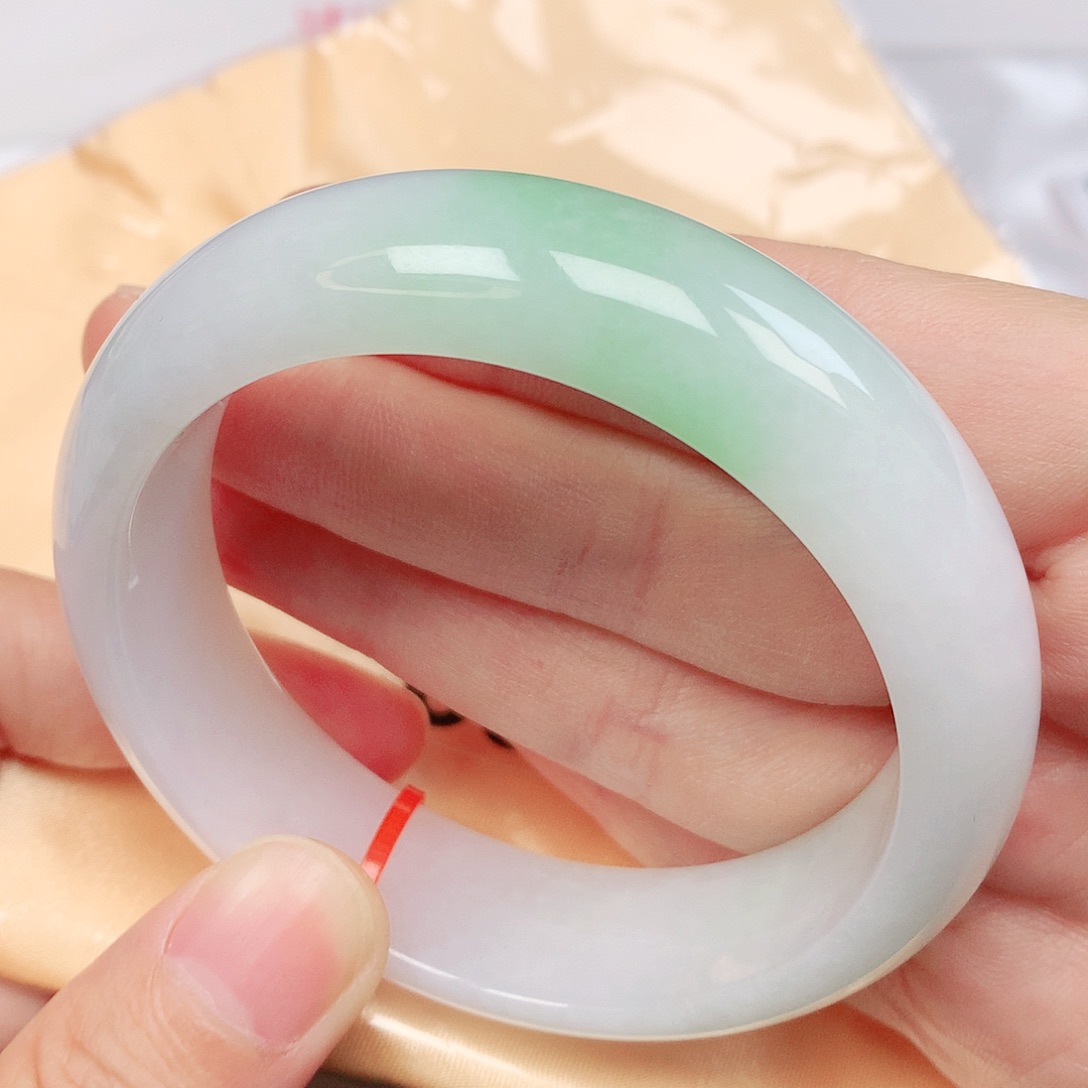 翡翠手镯未镶嵌抖音698