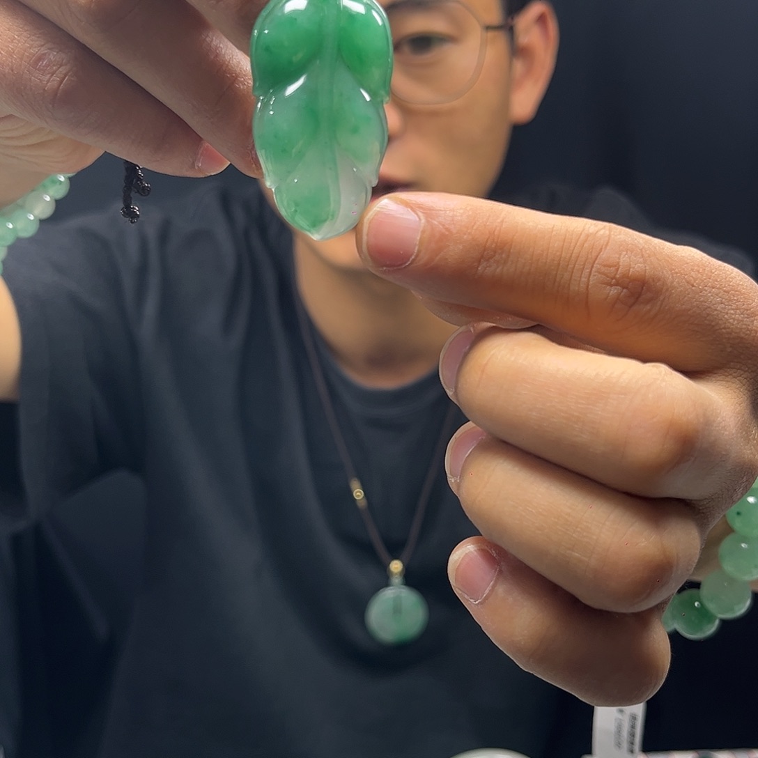 石英质玉吊坠(赠链)未镶嵌