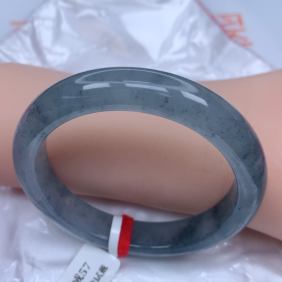 【闪购商品】未镶嵌手镯翡翠，57