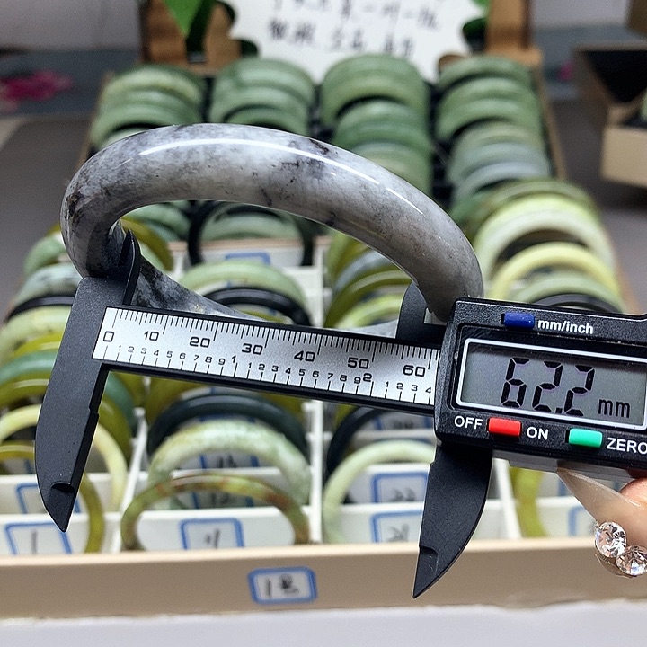 未镶嵌蛇纹石玉手镯19