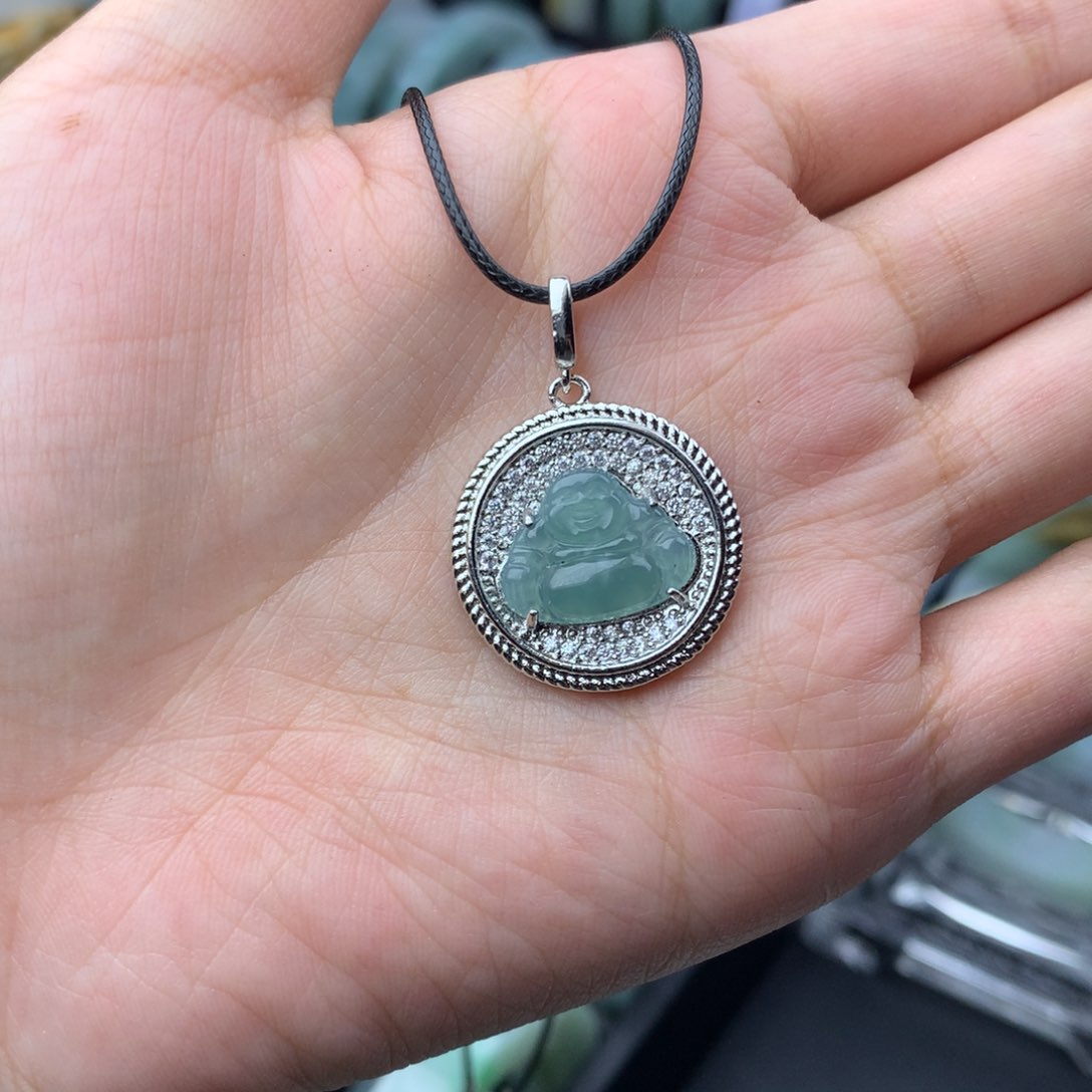 翡翠未镶嵌颈饰多样性