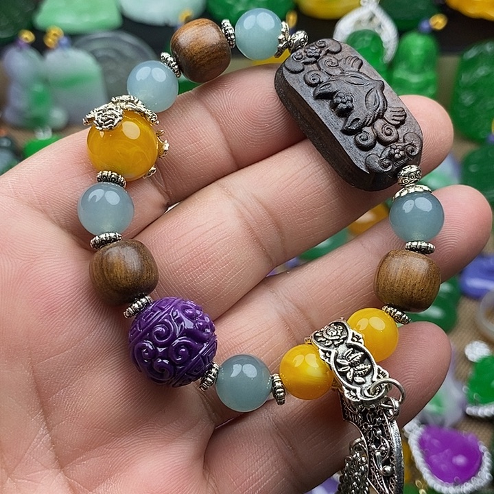 翡翠未镶嵌颈饰手串