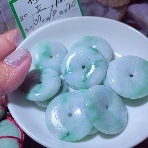 玉***门翡翠未镶嵌颈饰缅甸