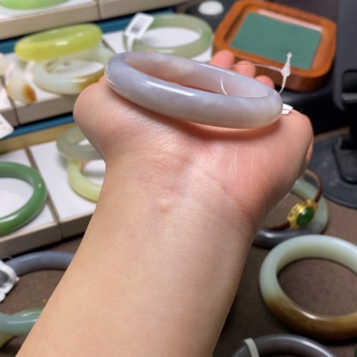 【闪购商品】和田玉手镯未镶嵌