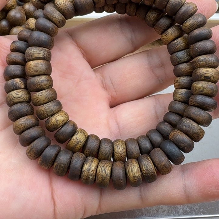 叶***宇沉香手串乌身手串17克加