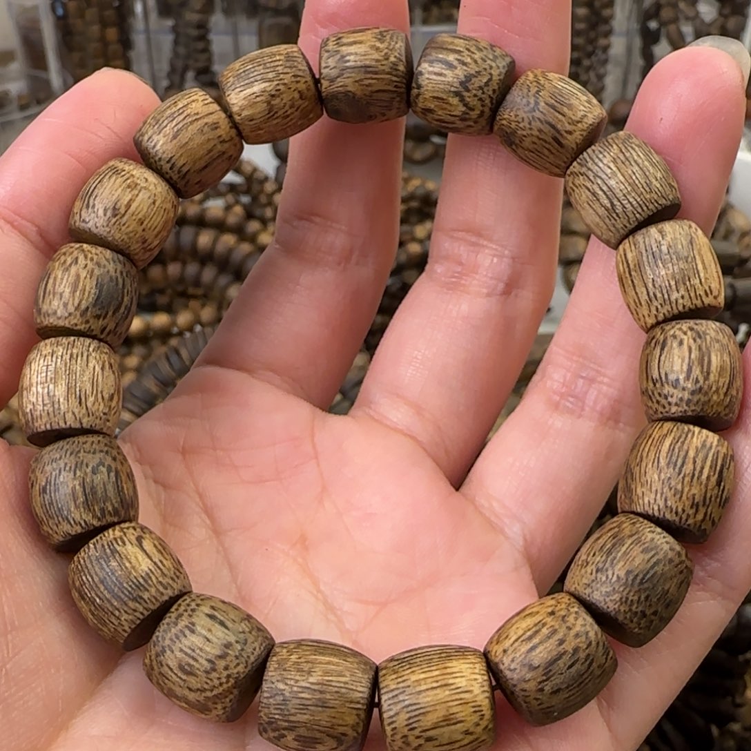 沉香手串用****5单圈1.0规格8克+陆河老料鼓珠