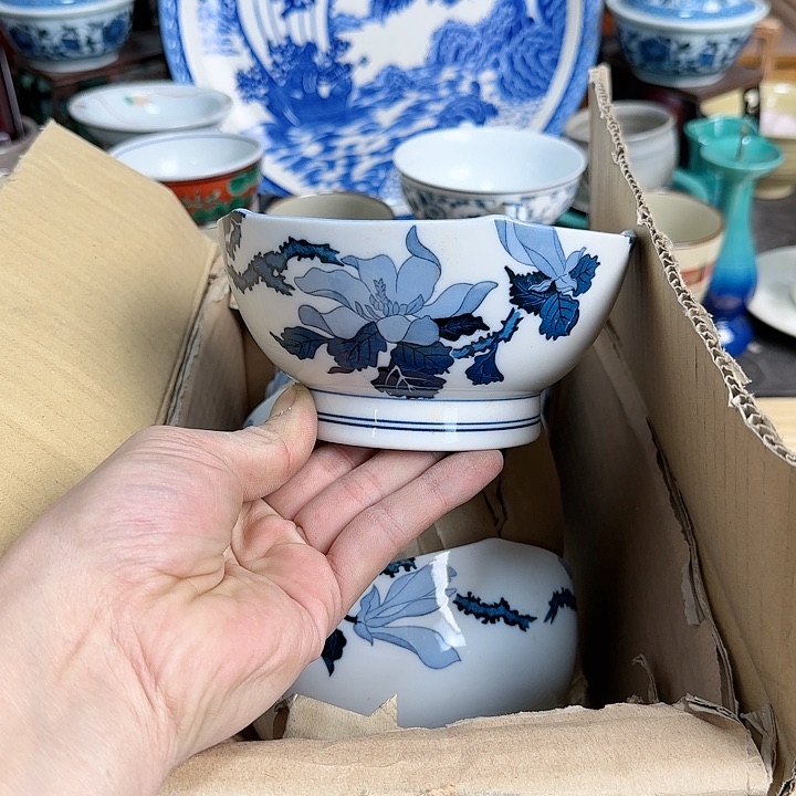 瓷片五个碗，底款东峰。