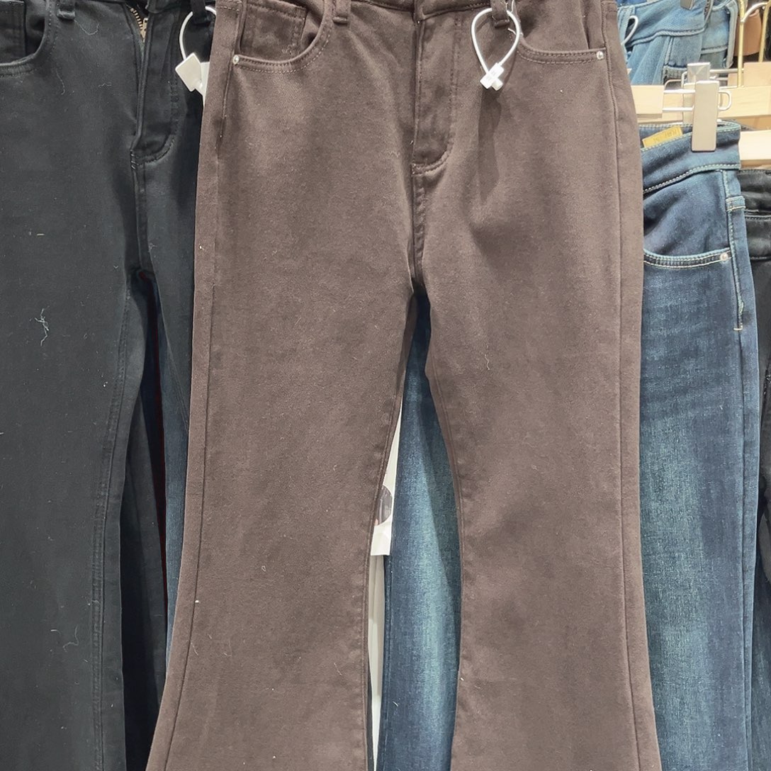 装后加绒牛仔裤不掉色