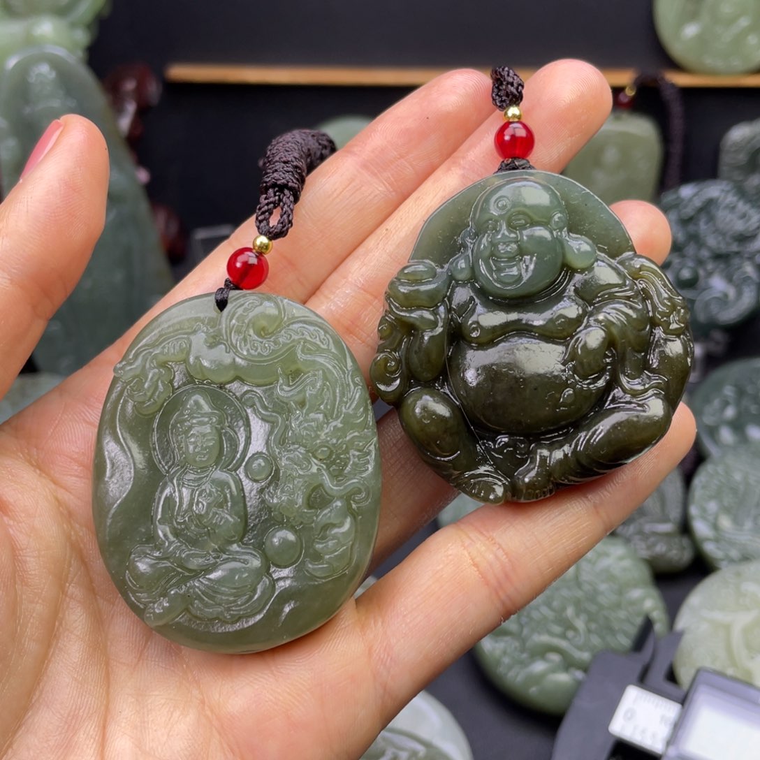 和田玉颈饰未镶嵌