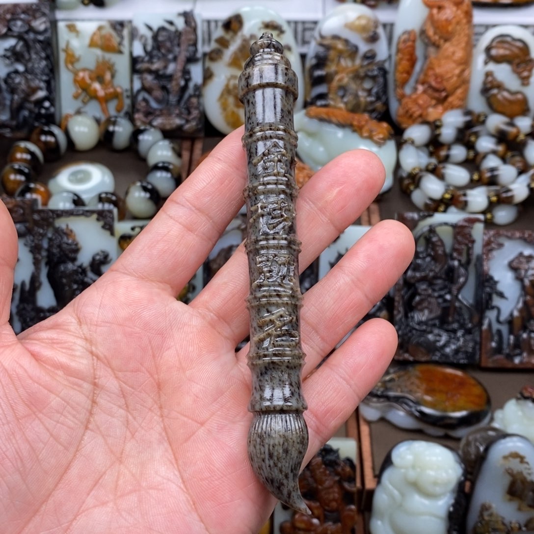 颈饰未镶嵌和田玉