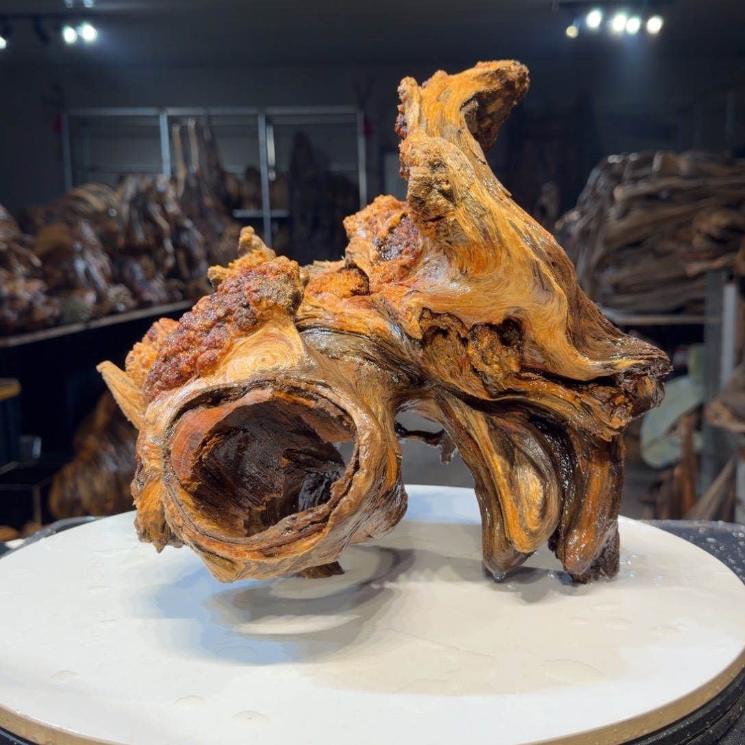 风***格木王一刀琥珀木摆件128