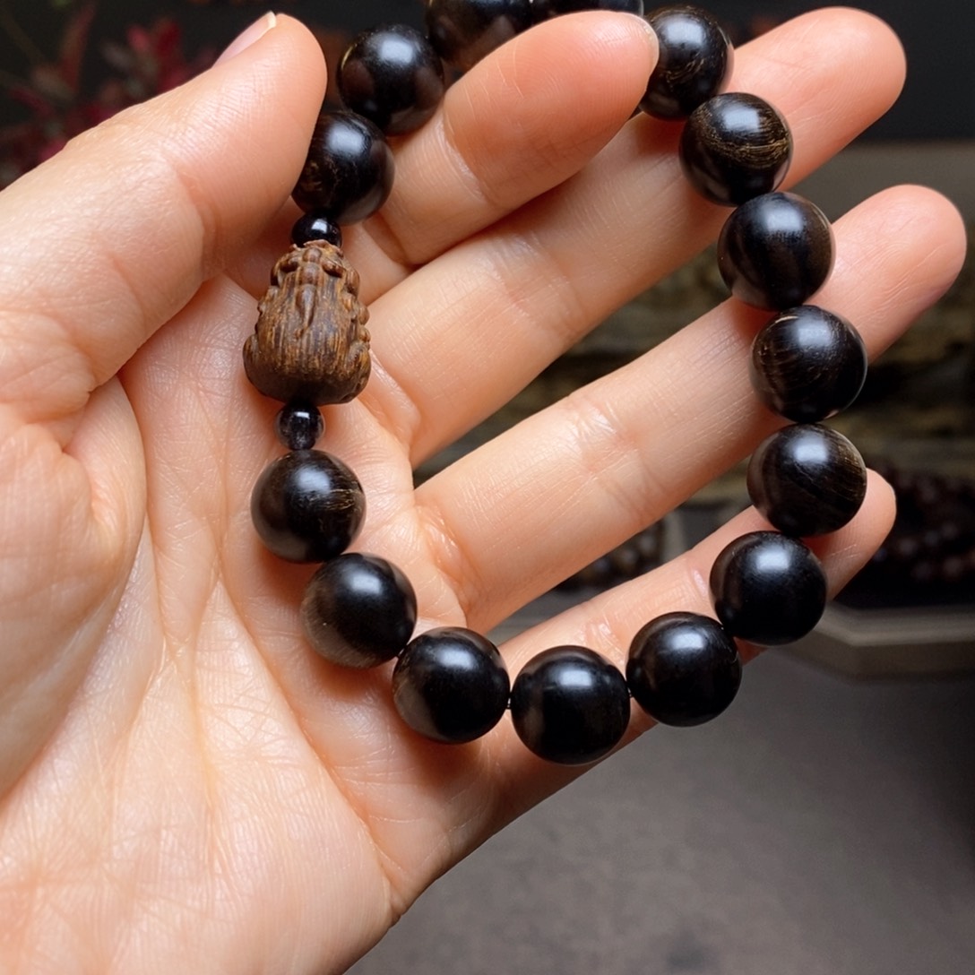 沉香手串越南芽庄紫棋瘤疤1.2设计➕貔貅沉香木雕设计