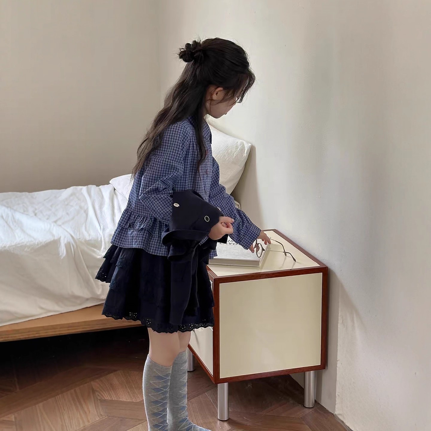 女童四季衬衫秋季新款儿童荷叶边衬衣女孩学院风外穿薄款格子上衣