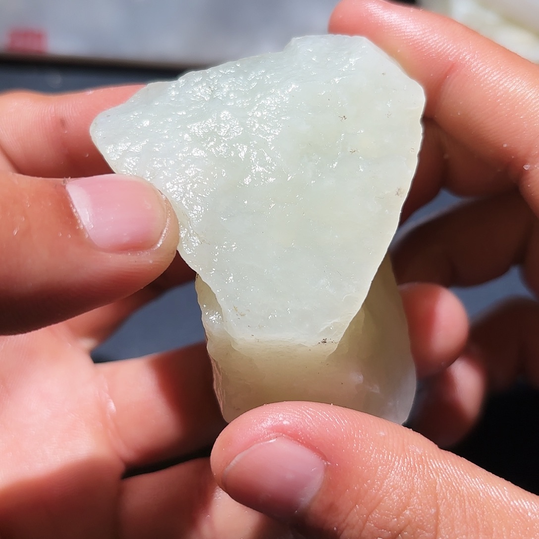 和田玉未镶嵌珠宝奇石