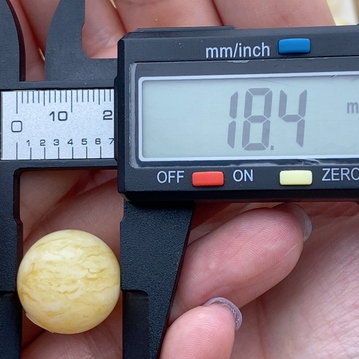 未镶嵌琥珀裸石浓白蜡金线虎皮