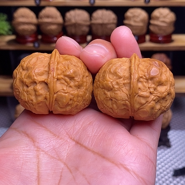 文玩核桃吊坠鲲鹏元宝40尺———2
