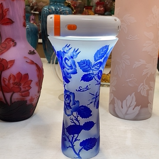 琉璃格蕾花瓶高22厘米口径10厘米