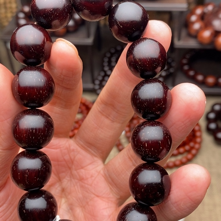 檀香紫檀（小叶紫檀）把件河****鱼1.5泥料小满金星特价款