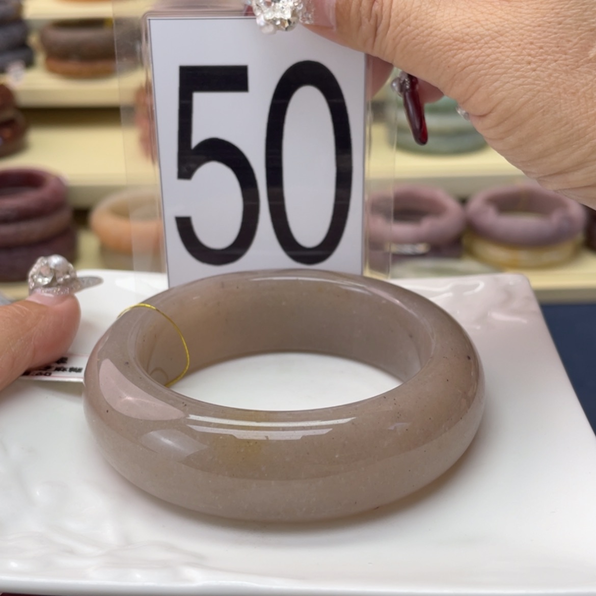 【闪购商品】石英质玉手镯未镶嵌