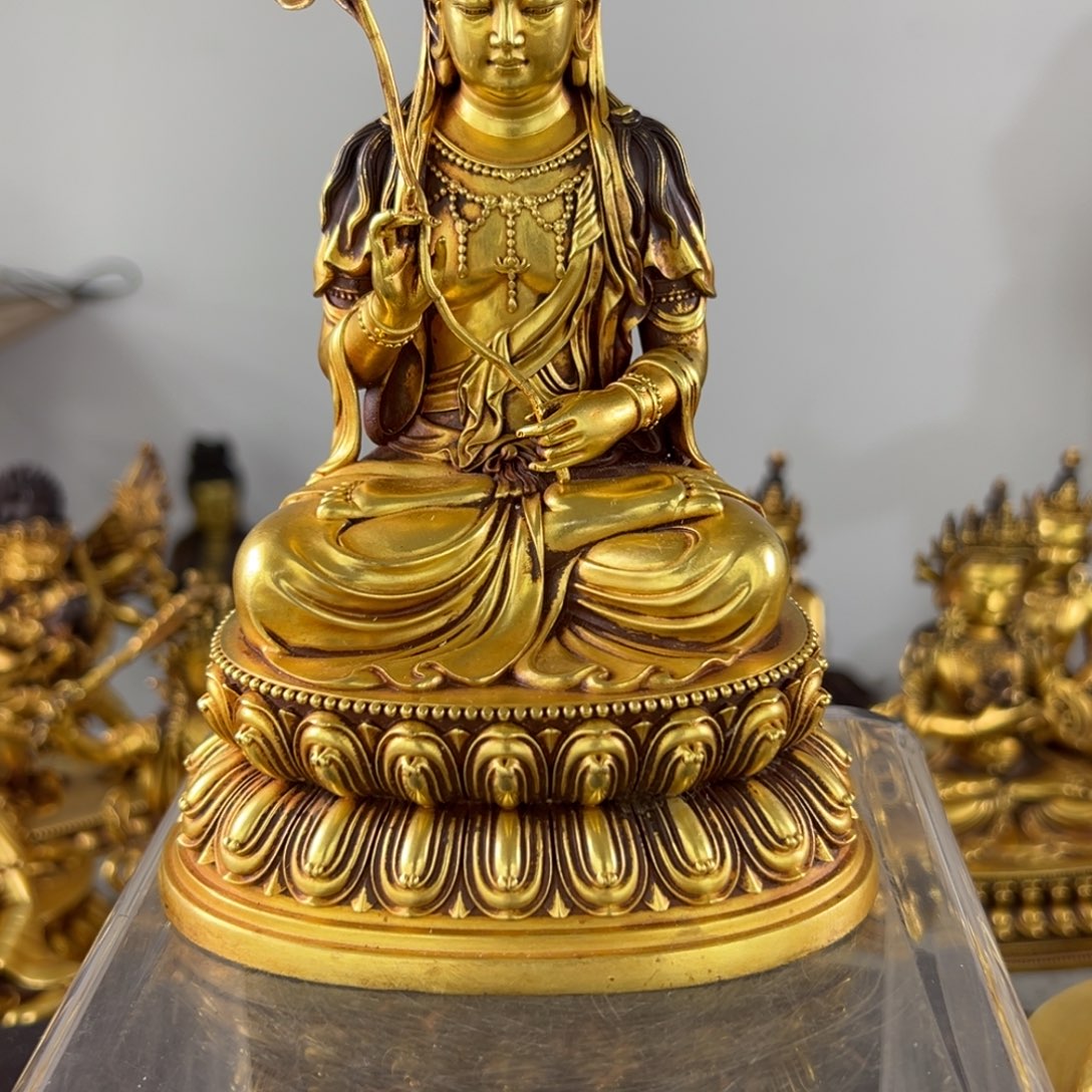 弘*逸佛像的造型和造型