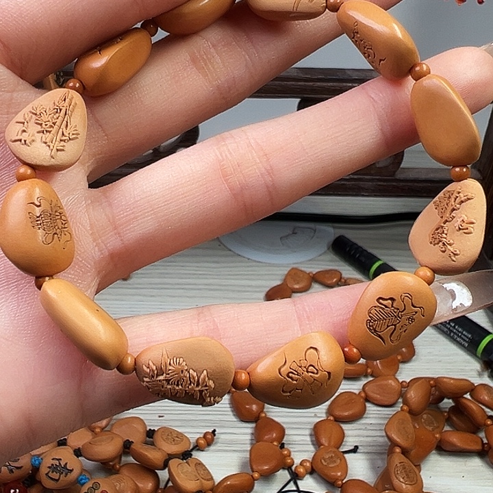 木质类梅兰竹菊雕刻手串