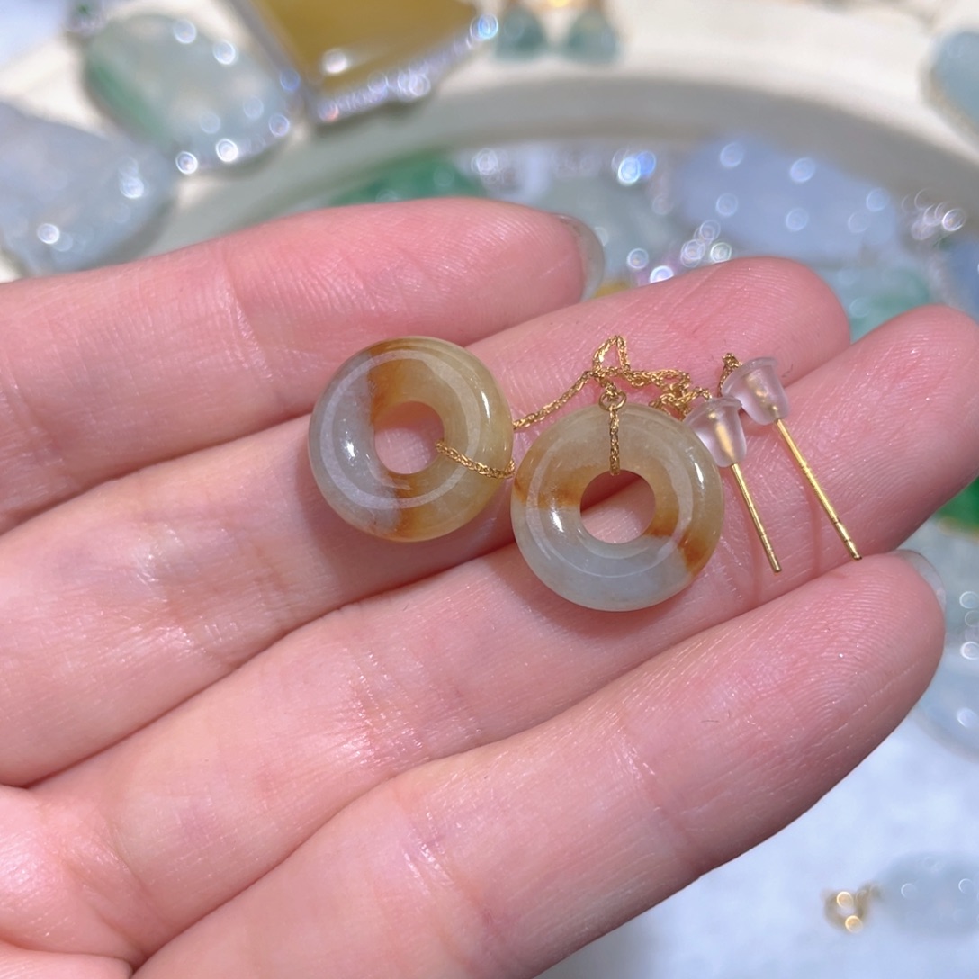 翡翠颈饰18K金镶嵌翡翠