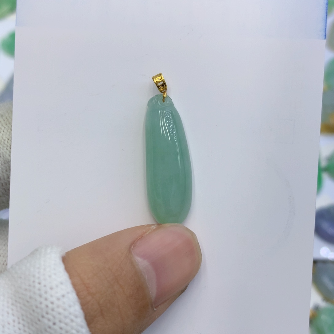 翡翠颈饰18K金镶嵌翡翠