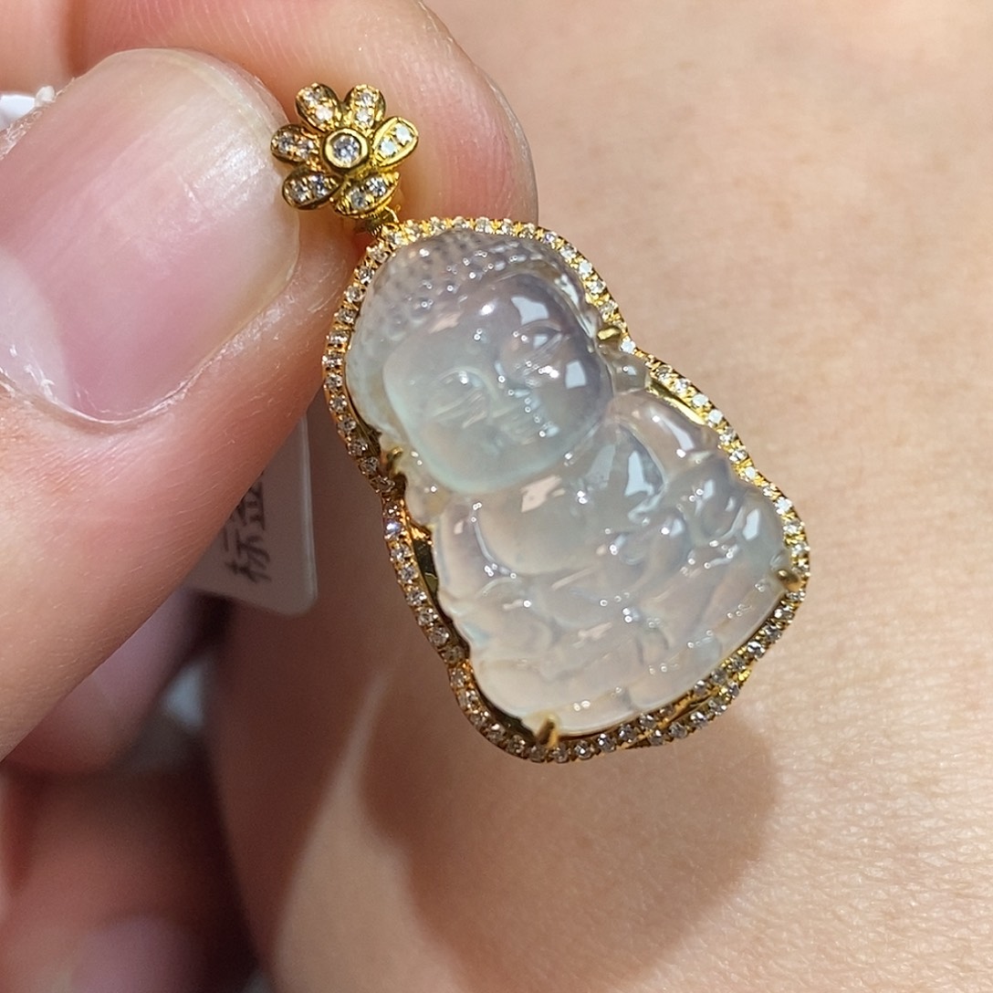 翡翠颈饰18K金镶嵌宝宝佛