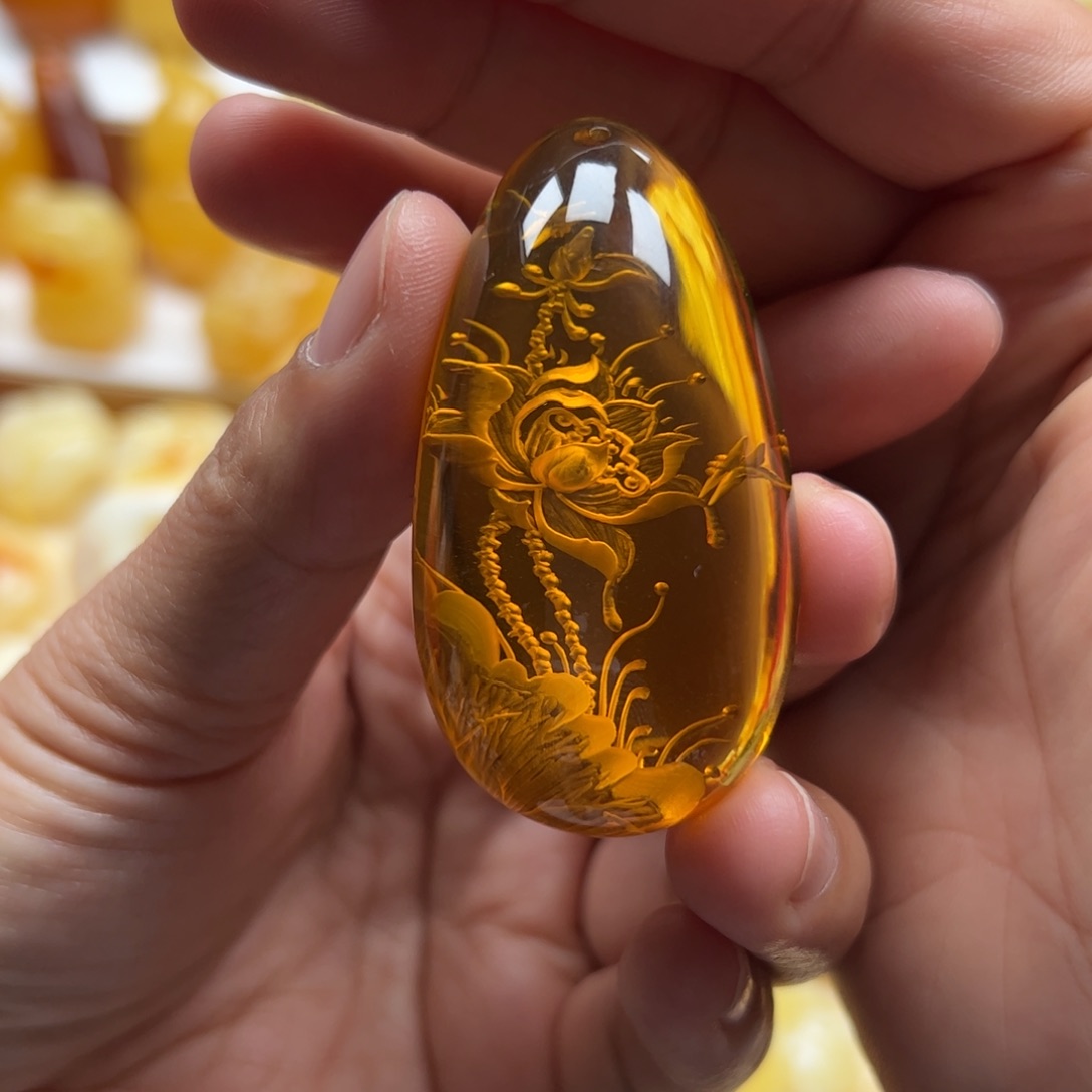 琥珀未镶嵌珠宝奇石