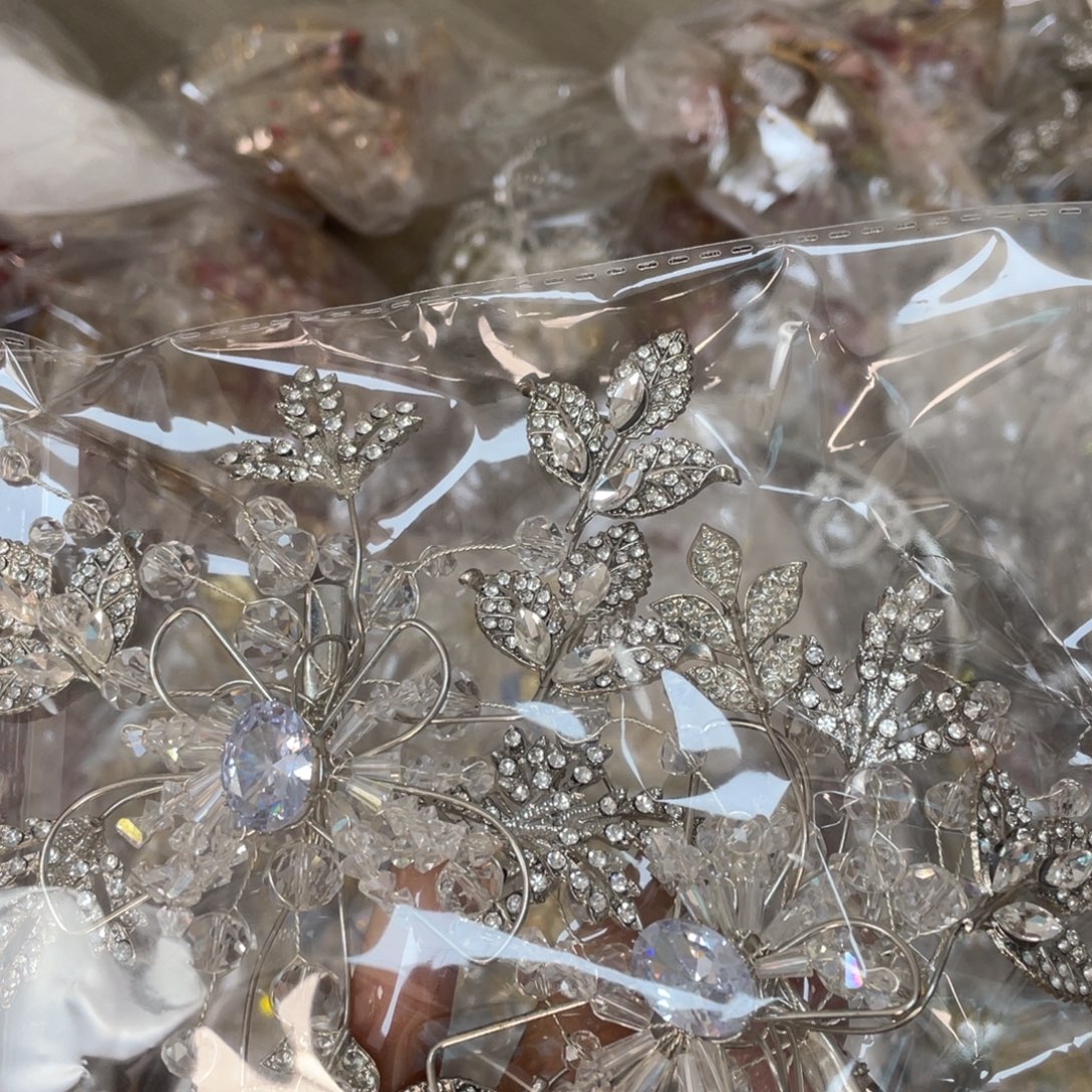 混合材质新娘头饰默认微瑕不退换