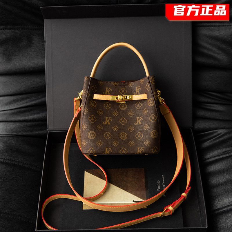 莫妮卡奇奇新款轻奢复古单肩斜挎手挽老花福袋女包时尚百搭通勤