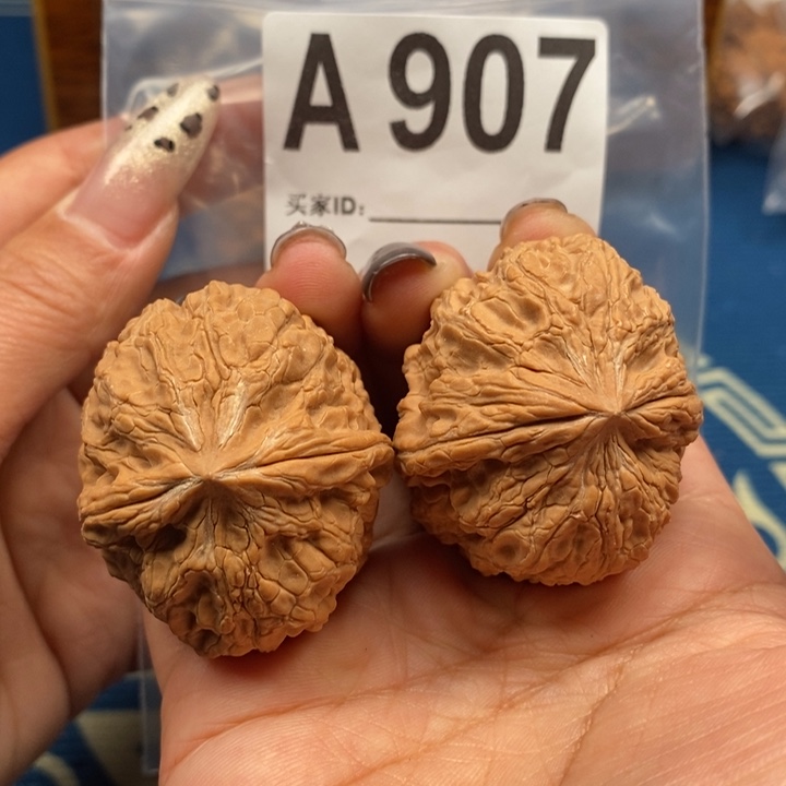 文玩核桃吊坠山**渣霸王顶全品42A907