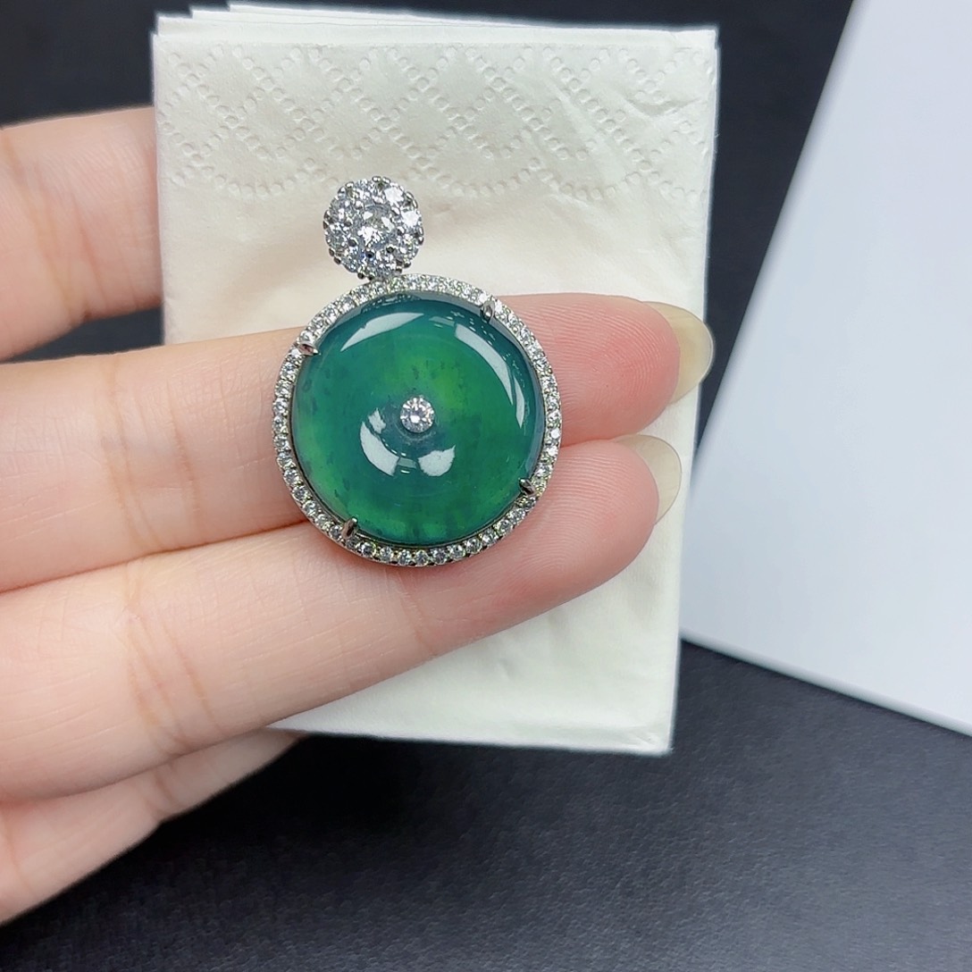 翡翠颈饰银S925镶嵌吊坠