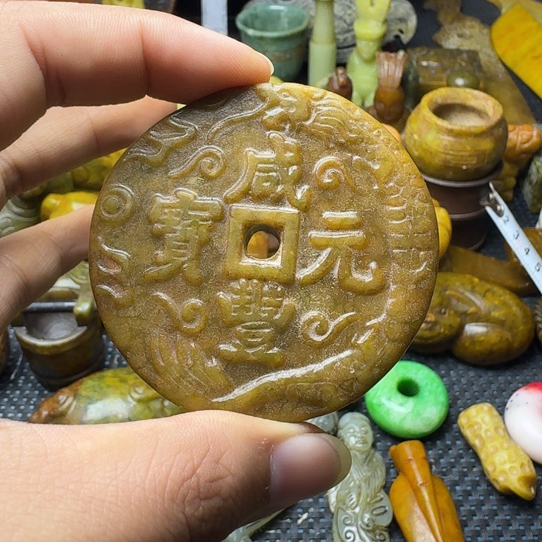 白玉菩提吊坠。。。