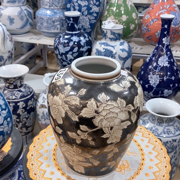 【闪购商品】摆件陶瓷花瓶高21摆件