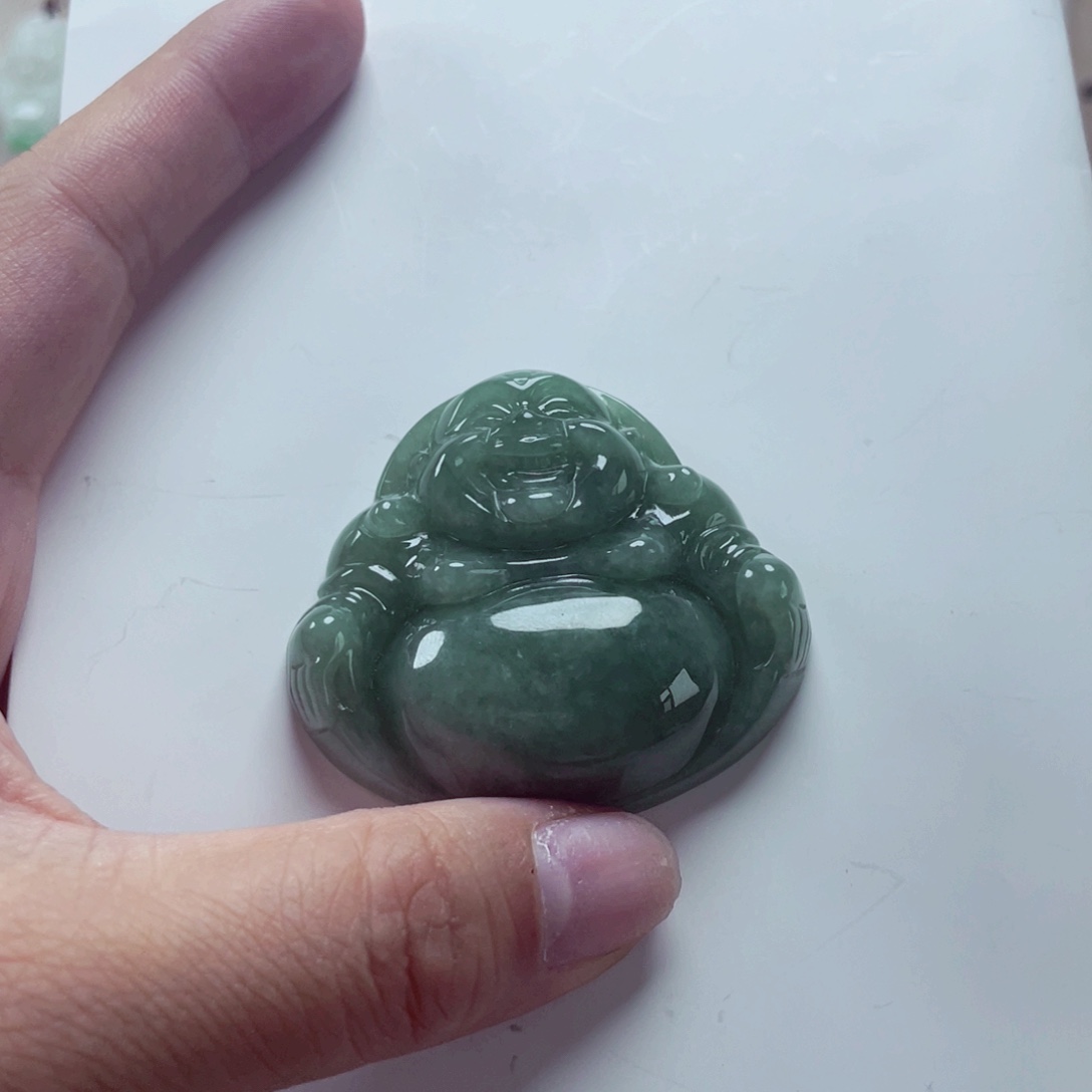 翡翠未镶嵌颈饰?佛公