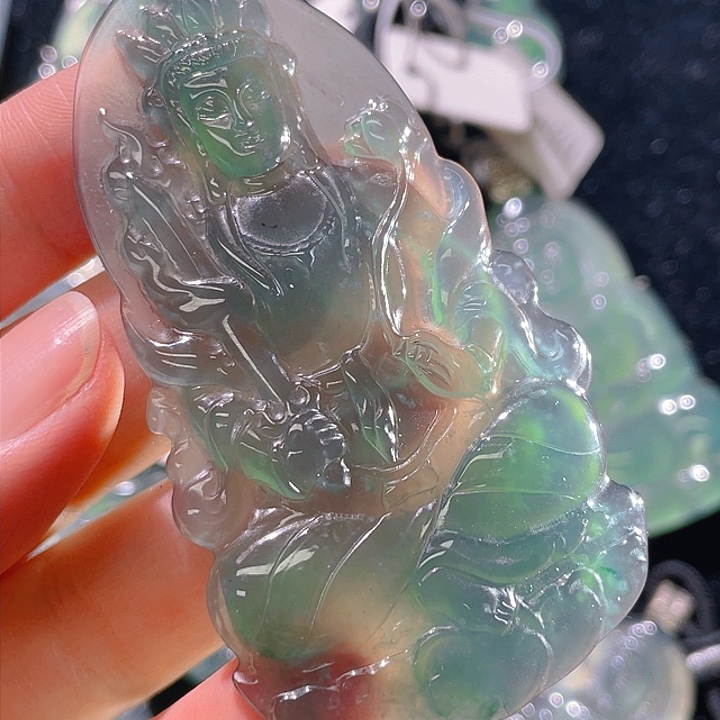 翡翠颈饰未镶嵌3，