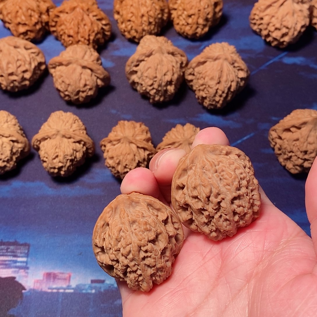 文玩核桃吊坠皇家正圆