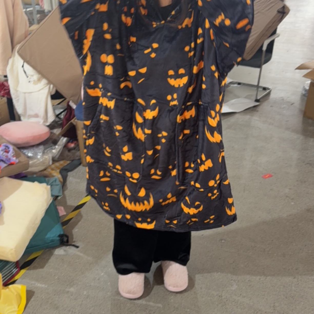 黑色南瓜宝宝绒睡袍加厚居家服长款连体睡衣斗篷睡裙懒人毯