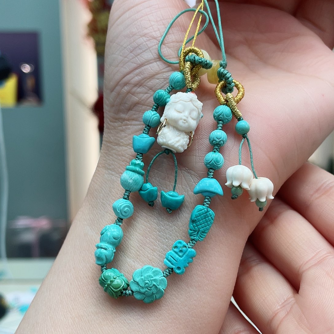 绿松石颈饰未镶嵌