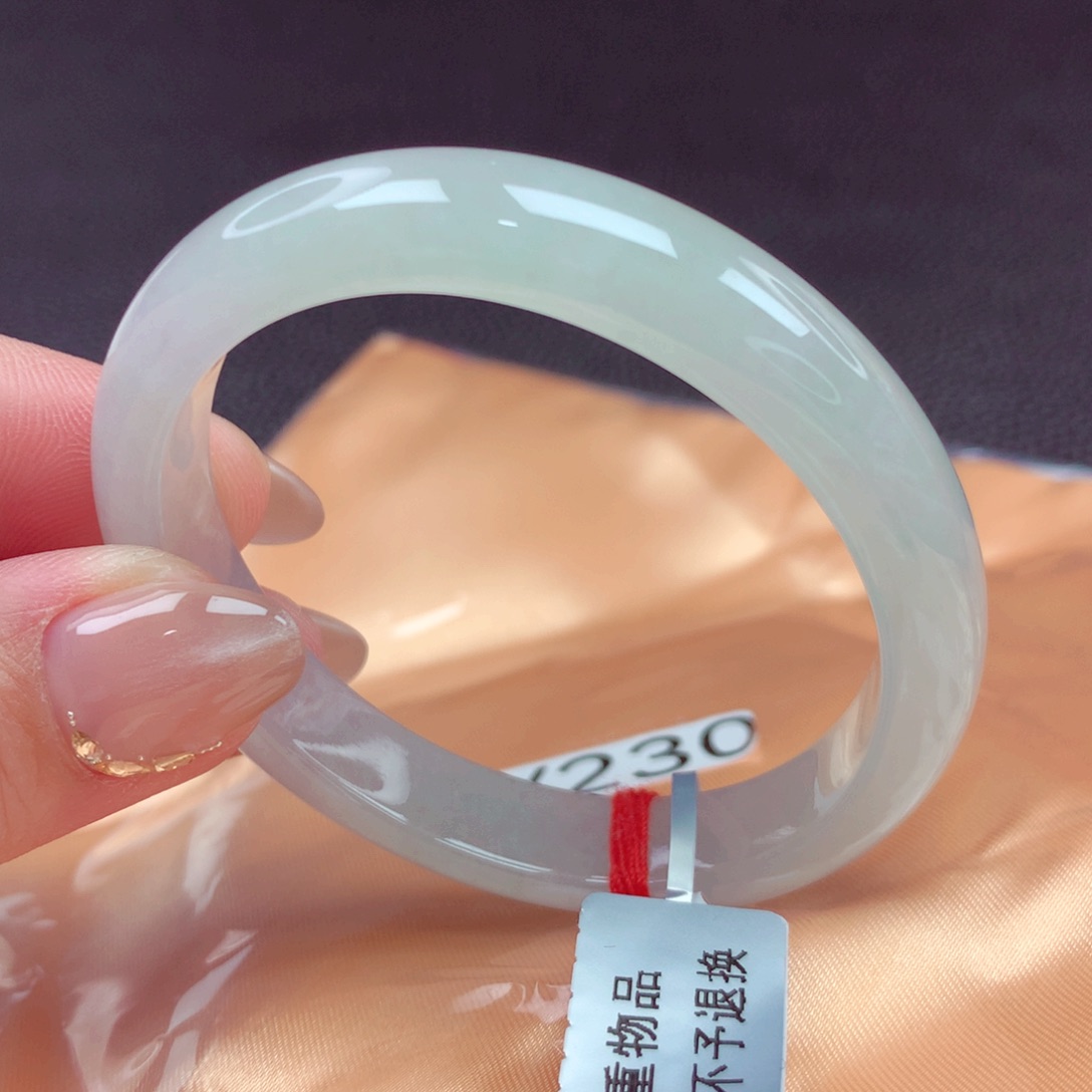 翡翠手镯未镶嵌手镯88