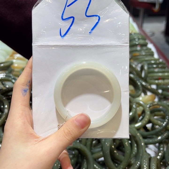 和田玉（糖玉）手镯未镶嵌?*城