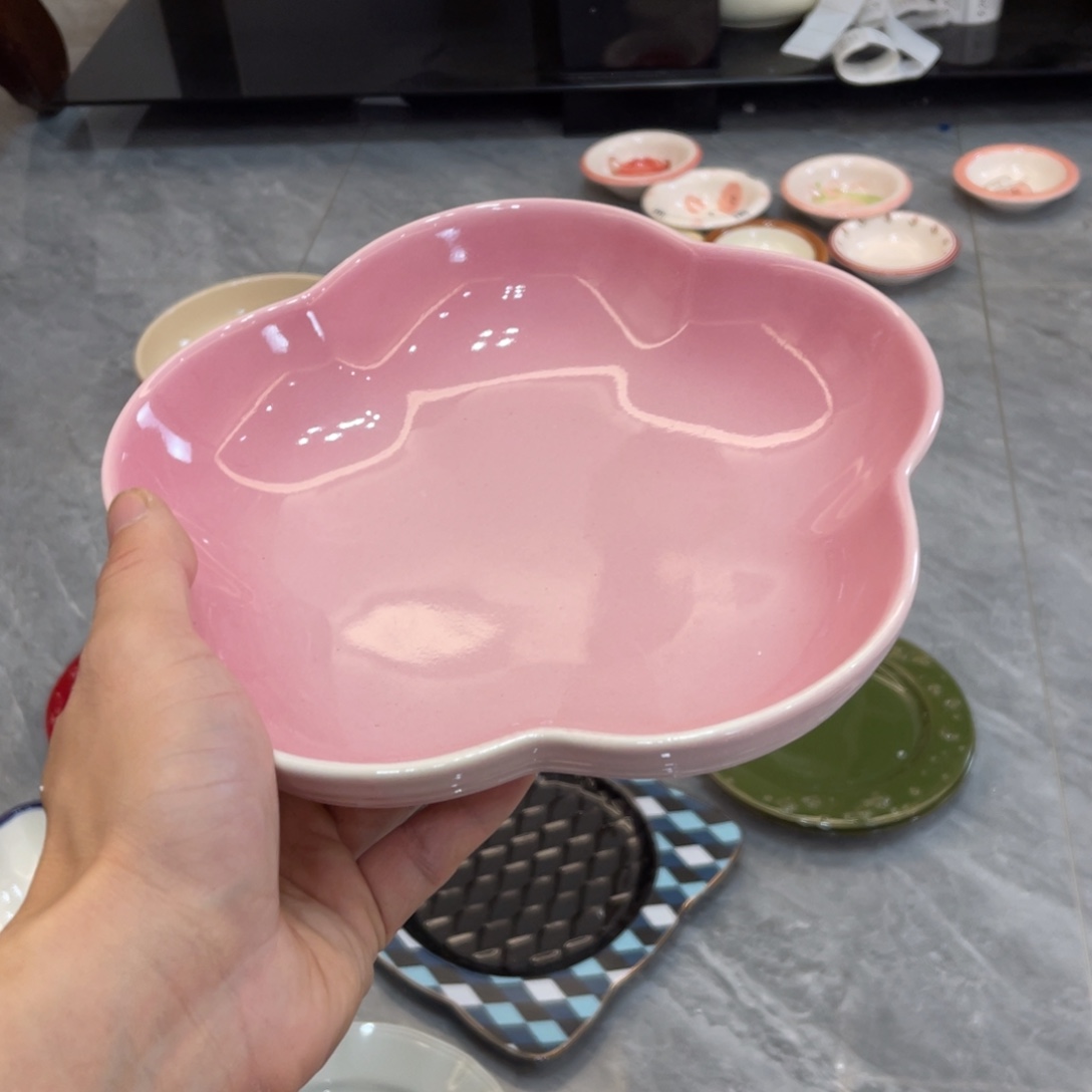 陶瓷微瑕餐具介意勿拍，满18飞！