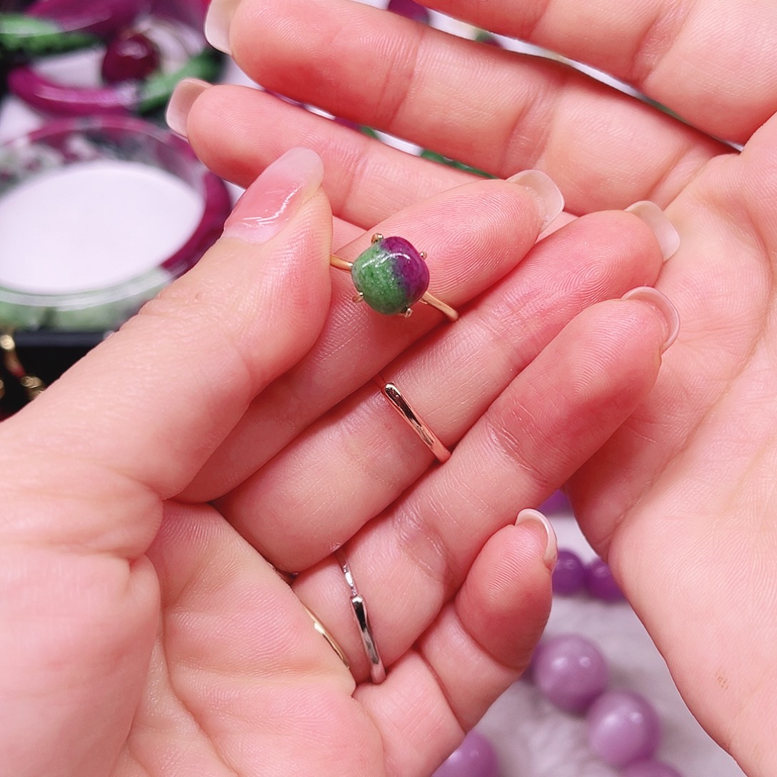 红宝石未镶嵌戒指