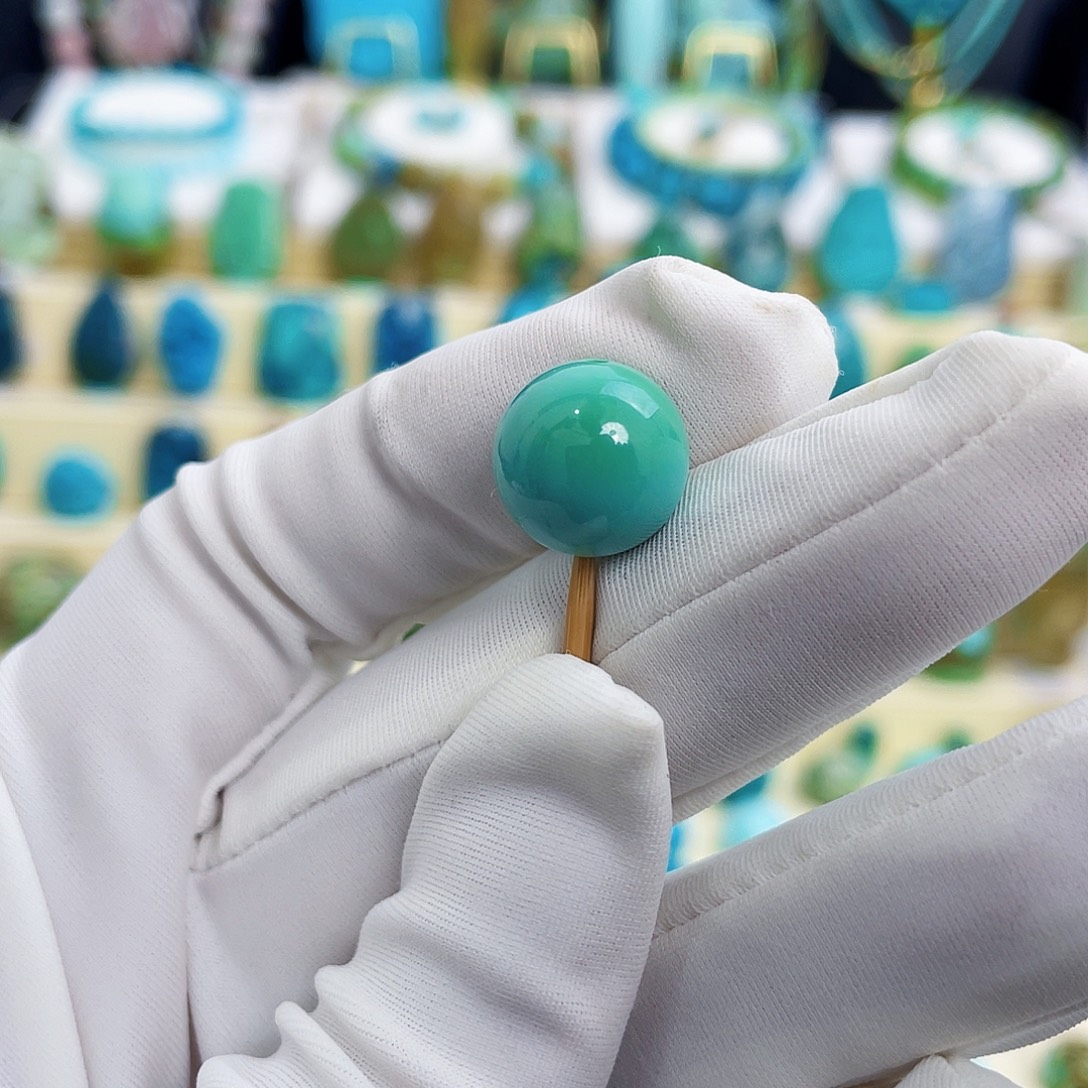 绿松石未镶嵌颈饰