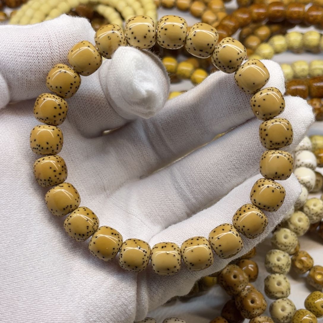 星月菩提吊坠鸡油黄10/9大留白月朗星稀