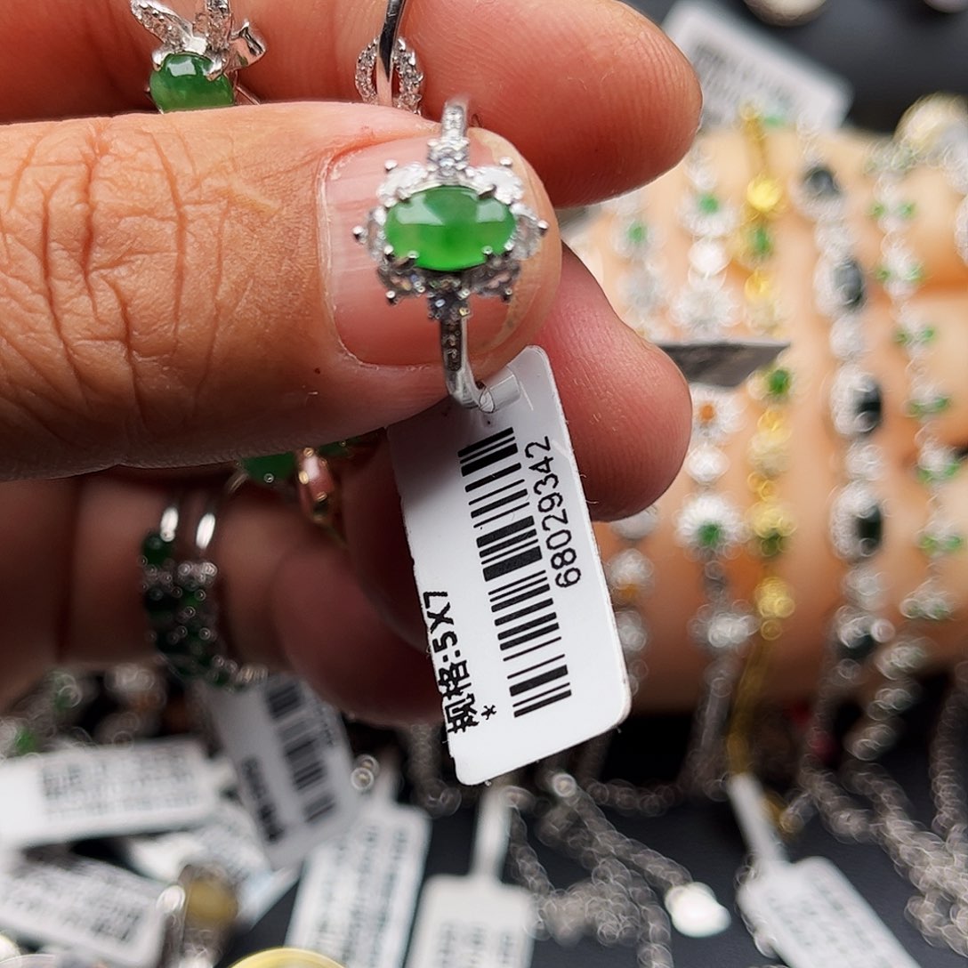 翡翠戒指银S925镶嵌缅甸天然A货翡翠戒指